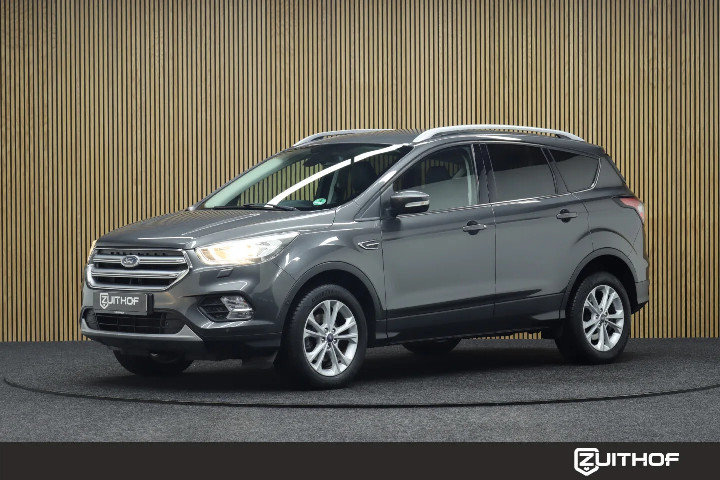 Ford Kuga (2017) — foto 1