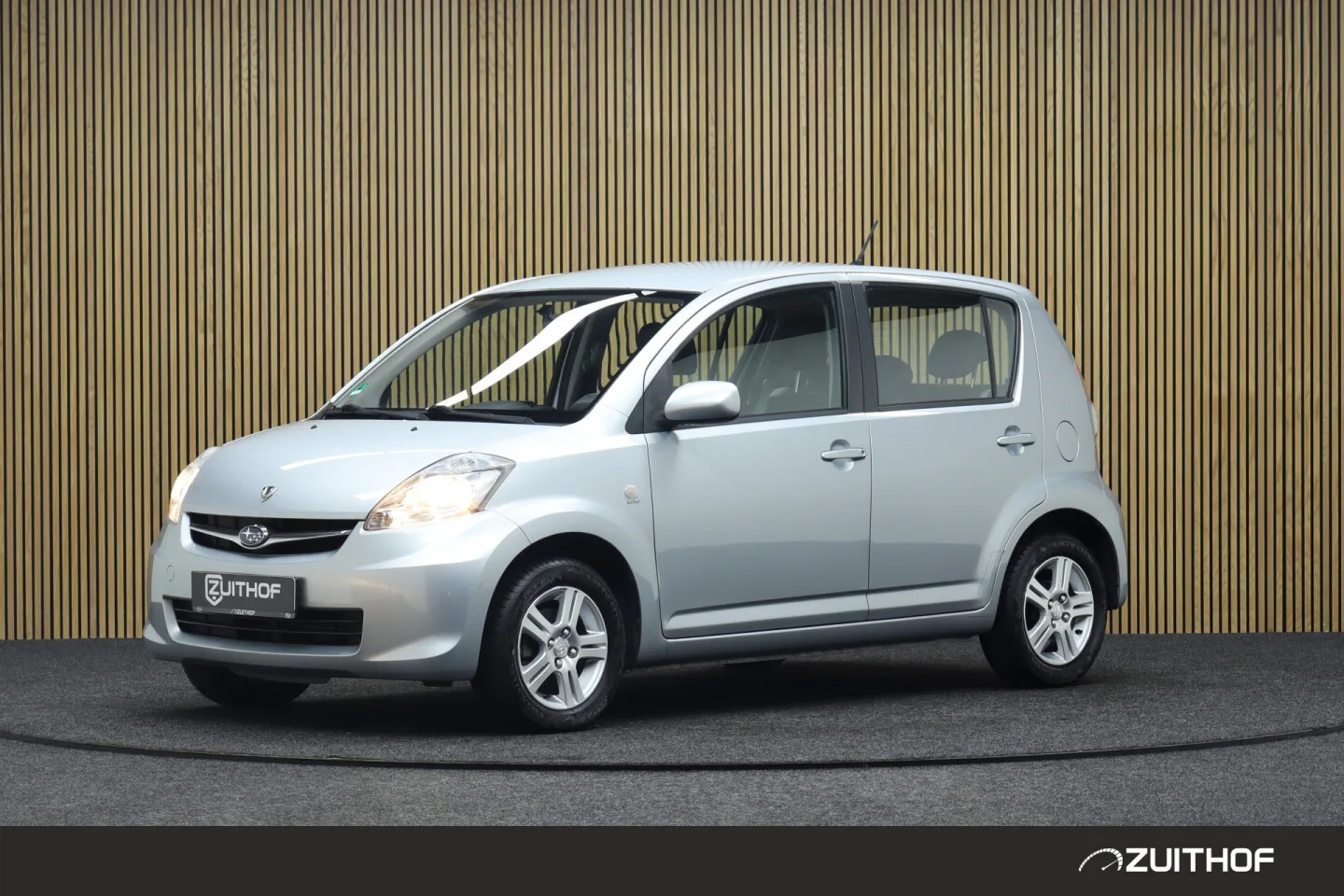 Subaru Justy (2010) — foto 1