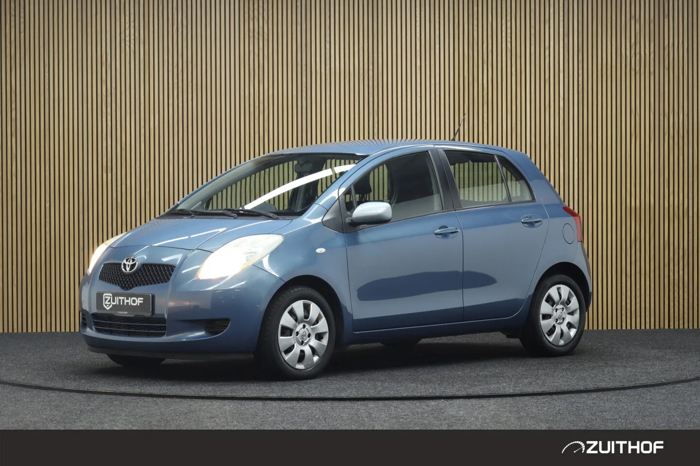 Toyota Yaris (2006) — foto 1