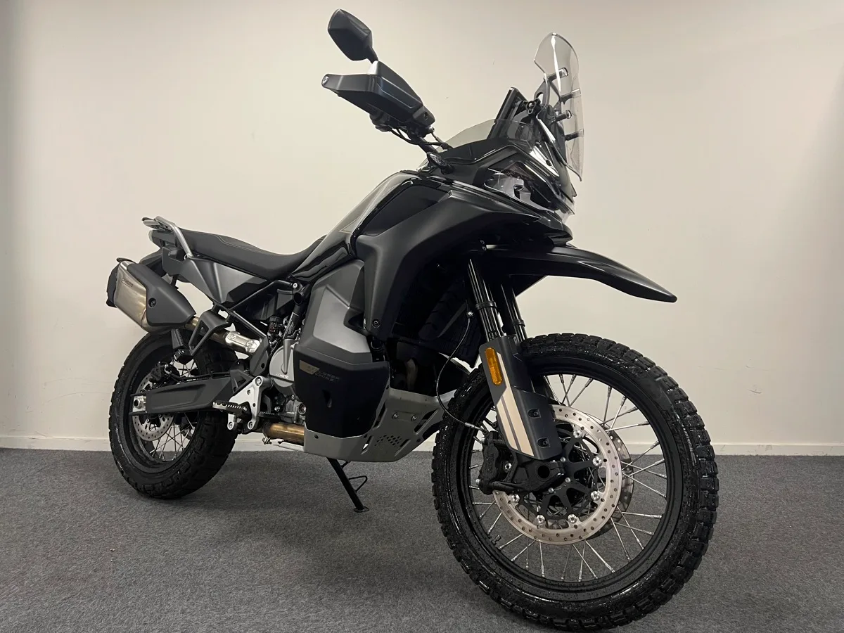 CFMoto 800 MT (2025) — foto 1