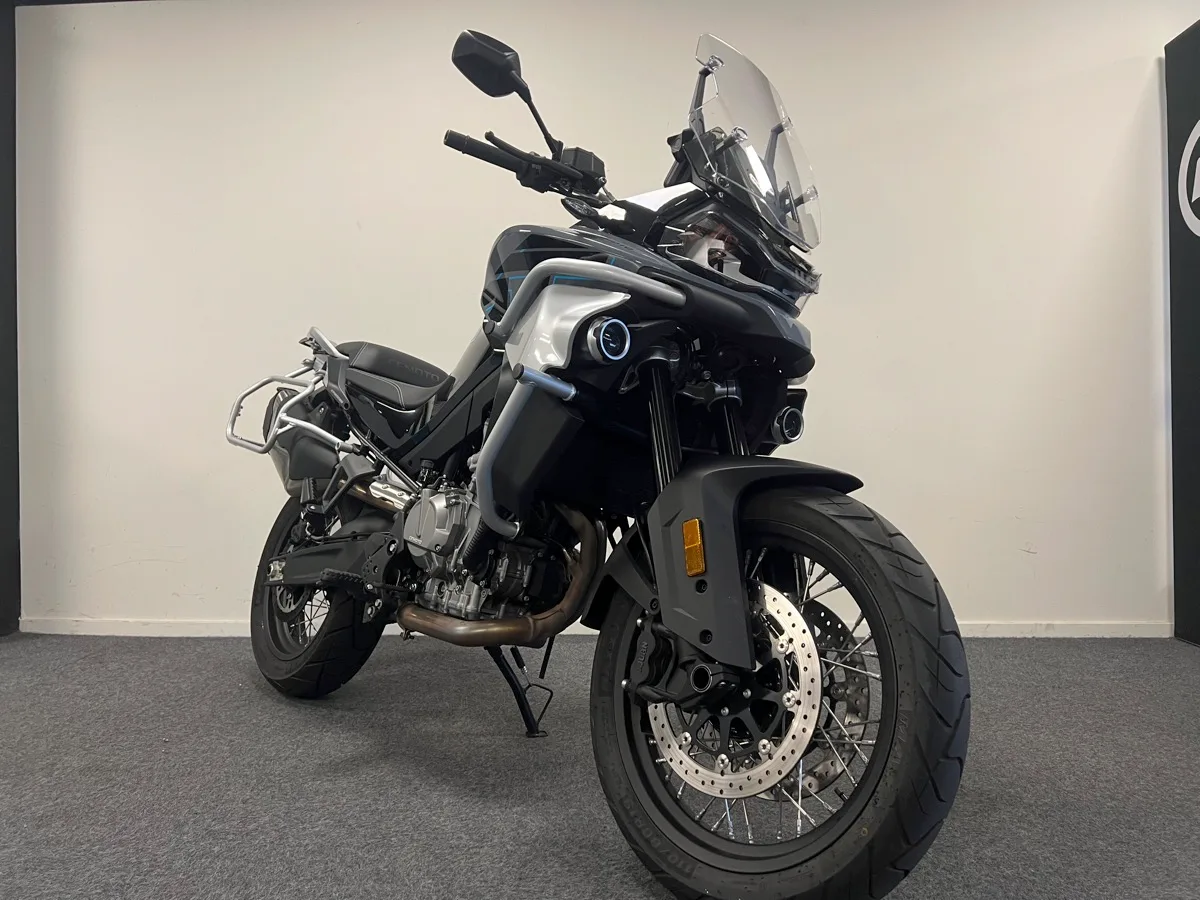CFMoto 800 MT Sport (2026) — foto 1