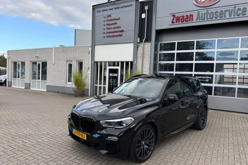 BMW X5 (2021)