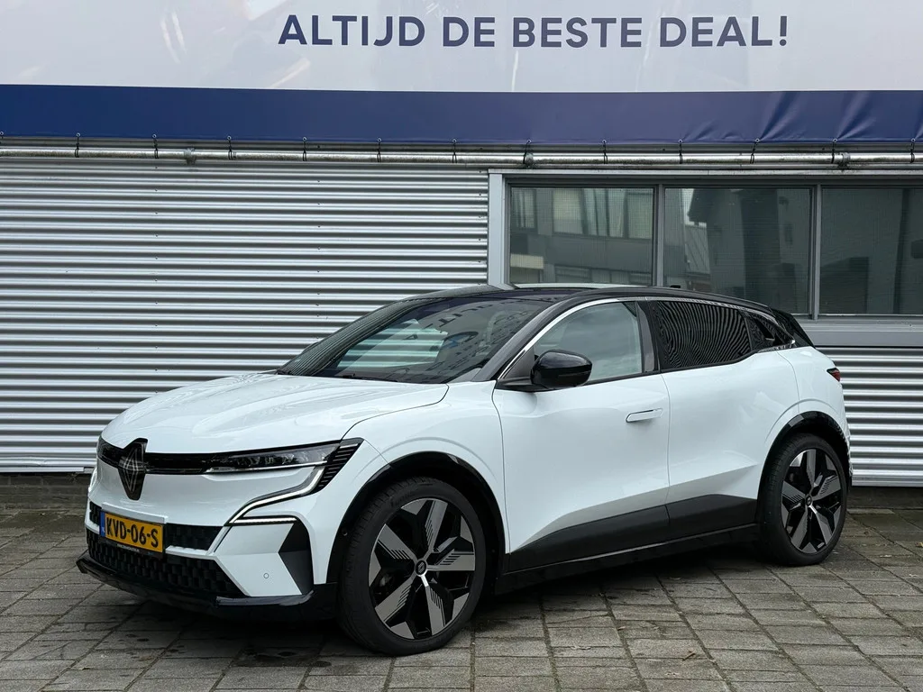 Renault Mégane E-Tech (2022) — foto 1
