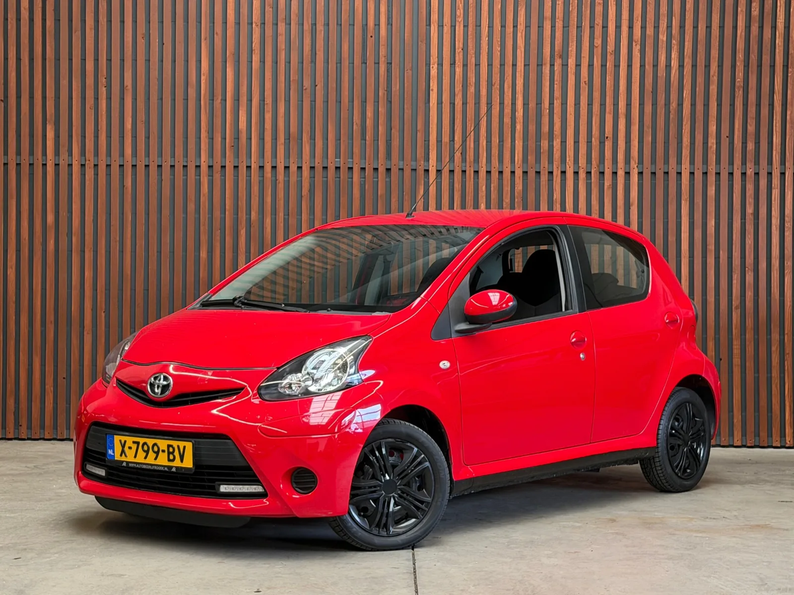 Toyota Aygo (2012) — foto 1