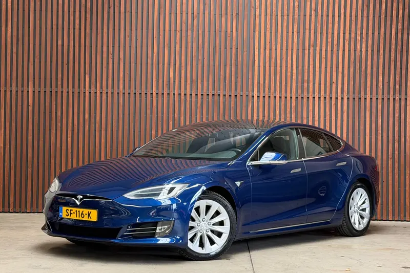 Tesla Model S (2018)