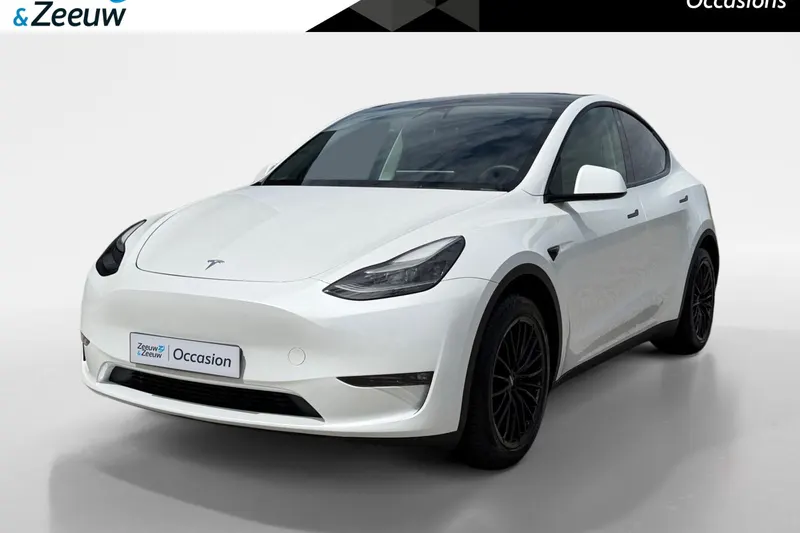 Tesla Model Y (2023)