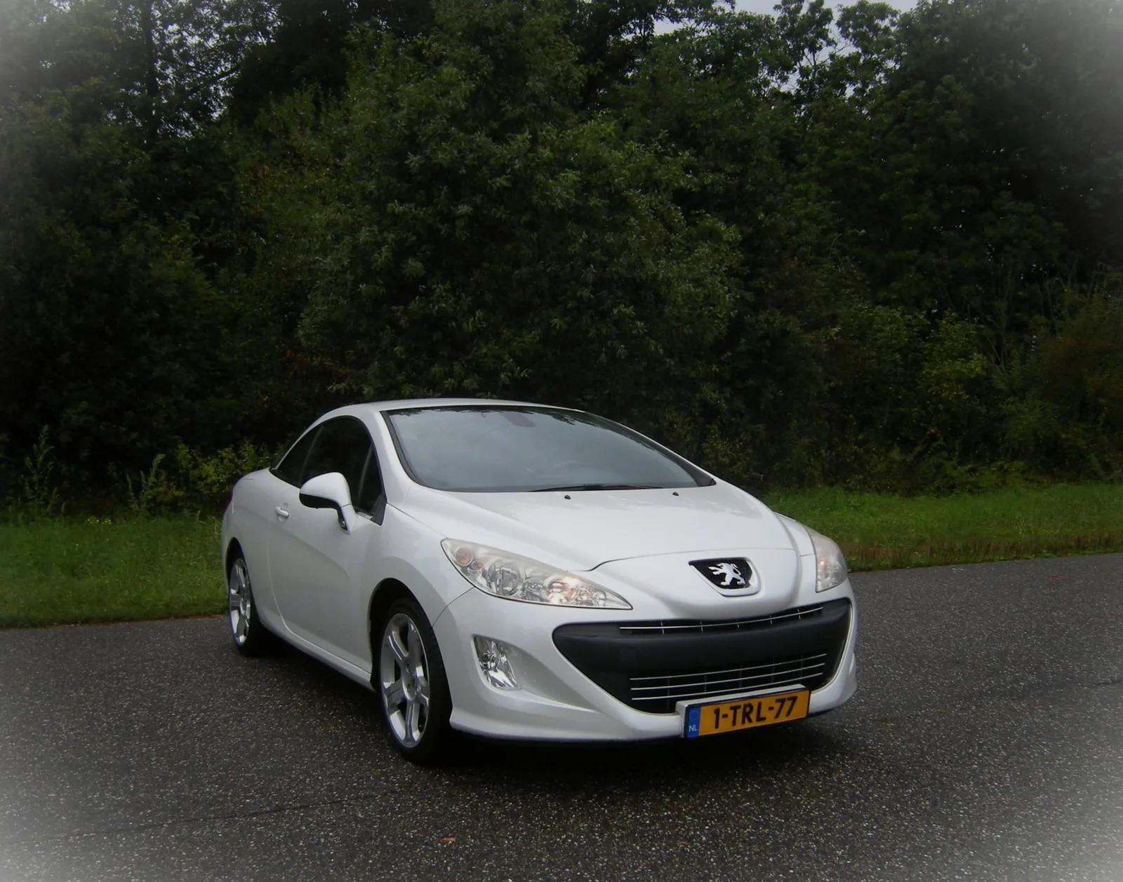 Peugeot 308 (2009) — foto 1