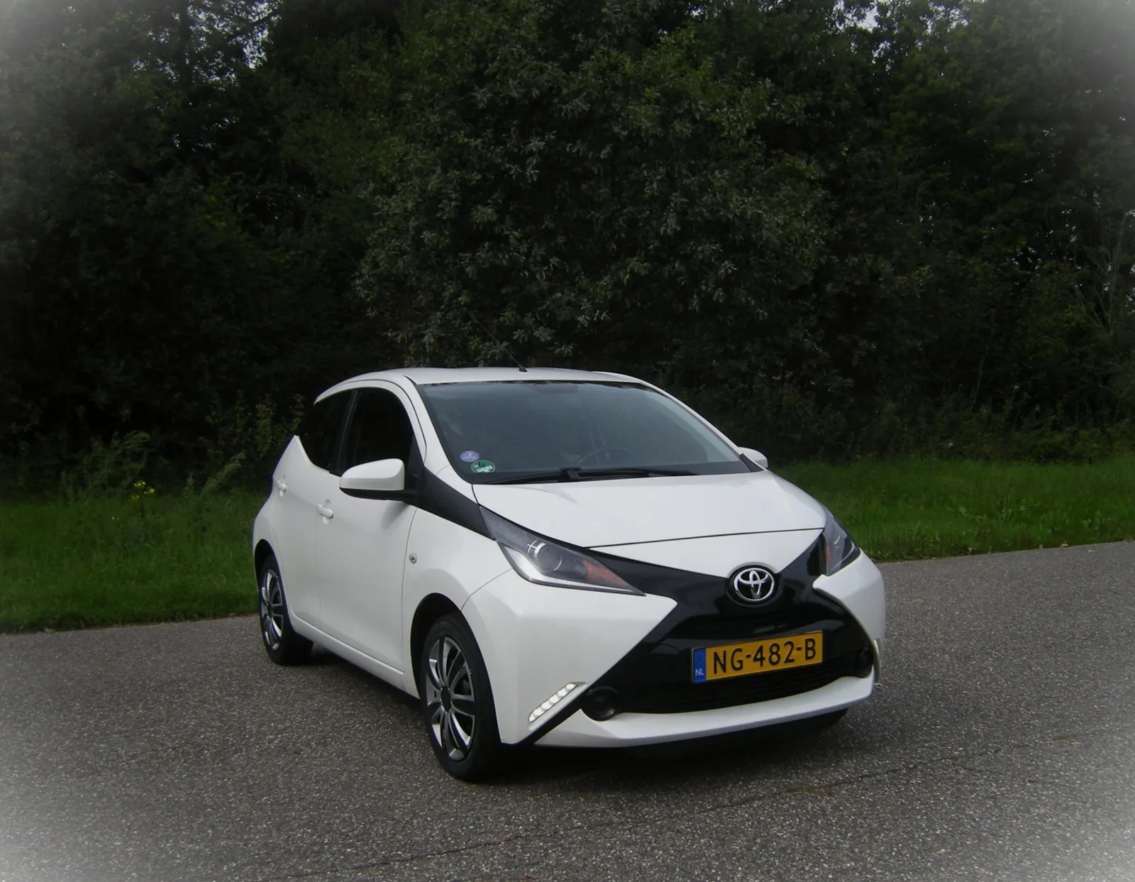 Toyota Aygo (2015) — foto 1