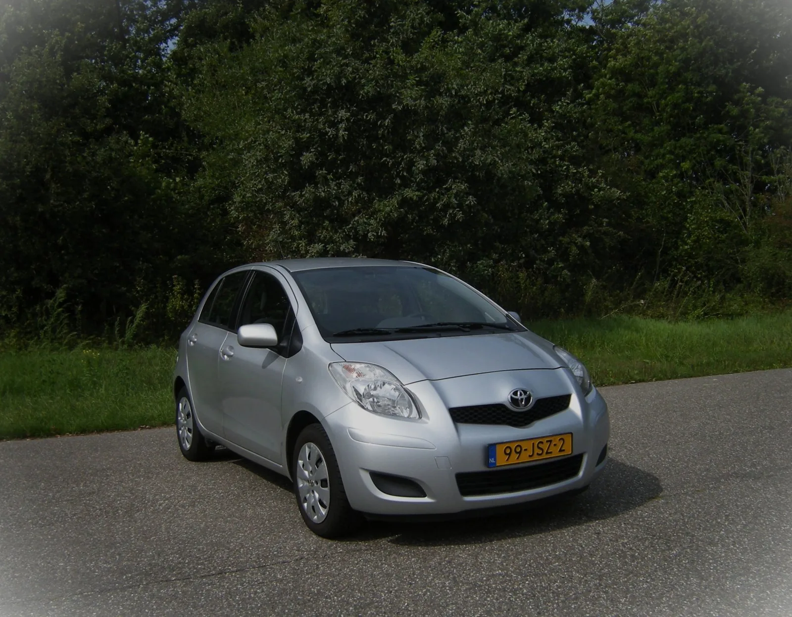 Toyota Yaris (2009) — foto 1